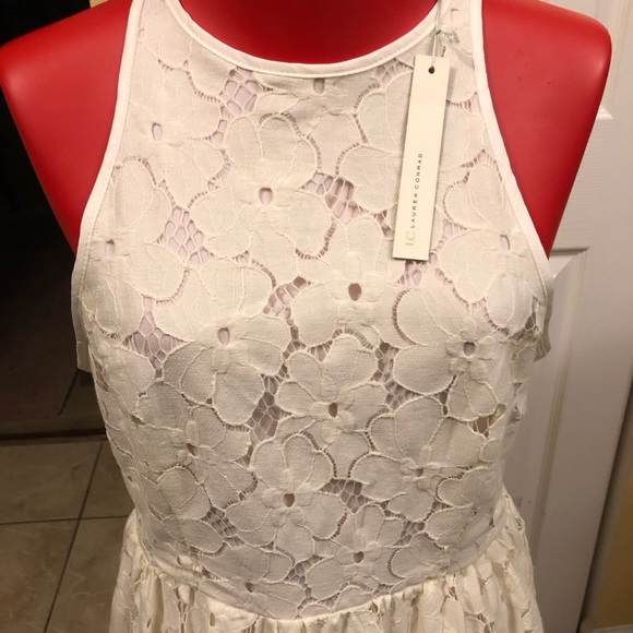 LC Lauren Conrad Dresses & Skirts - NWT Laureen Conrad beautiful 👗 dress